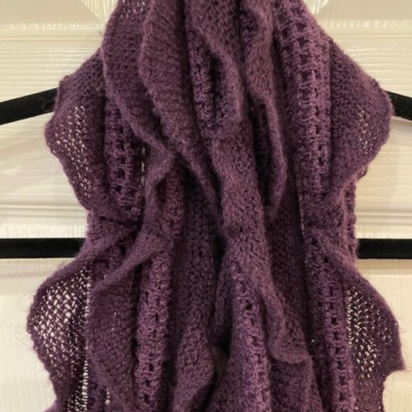 Infinity scarf - deep purple; very good condition - Picture 3 of 3